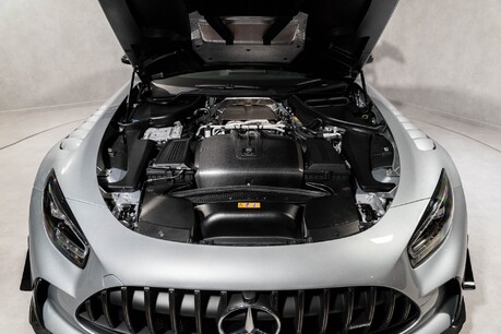Mercedes-Benz Amg GT BLACK SERIES. TRACK PACK. CARBON FIBRE EXTERIOR PACK. 34