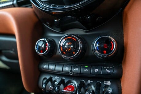 Mini Cooper S JOHN COOPER WORKS SPORT PACK. HEATED SEATS. CARPLAY. 12