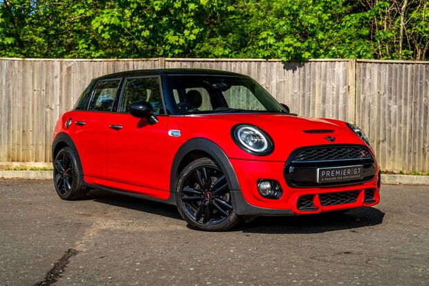 Mini Cooper S JOHN COOPER WORKS SPORT PACK. HEATED SEATS. CARPLAY. 1