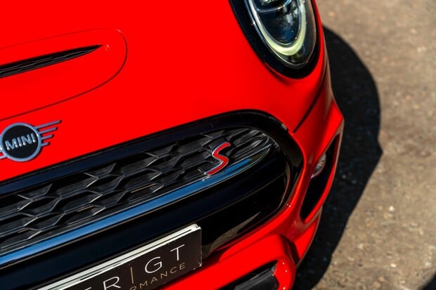 Mini Cooper S JOHN COOPER WORKS SPORT PACK. HEATED SEATS. CARPLAY. 4