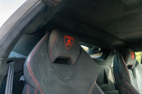 Lamborghini Huracan LP 640-4 PERFORMANTE. WARRANTY. AD PERSONAM. CARPLAY. LIFT. 9