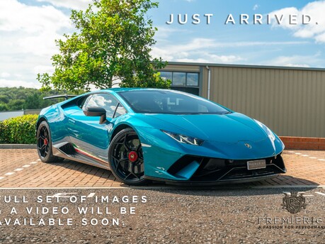 Lamborghini Huracan LP 640-4 PERFORMANTE. WARRANTY. AD PERSONAM. CARPLAY. LIFT.