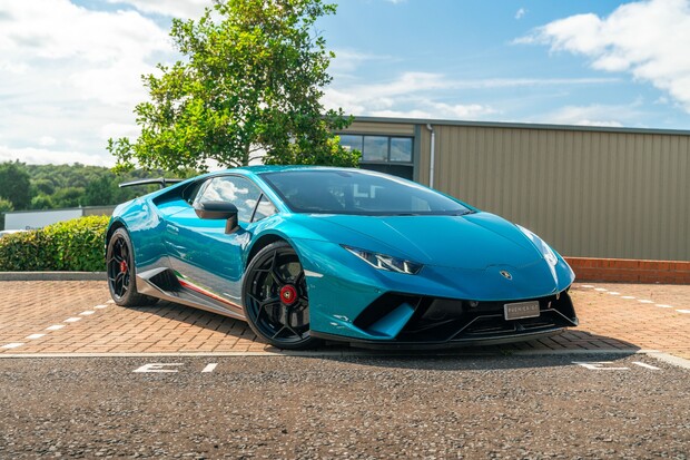 Lamborghini Huracan LP 640-4 PERFORMANTE. WARRANTY. AD PERSONAM. CARPLAY. LIFT. 1