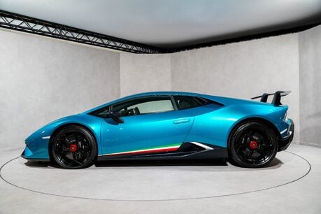 Lamborghini Huracan LP 640-4 PERFORMANTE. WARRANTY. AD PERSONAM. CARPLAY. LIFT. 8