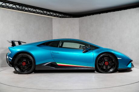 Lamborghini Huracan LP 640-4 PERFORMANTE. WARRANTY. AD PERSONAM. CARPLAY. LIFT. 7