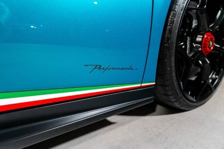 Lamborghini Huracan LP 640-4 PERFORMANTE. WARRANTY. AD PERSONAM. CARPLAY. LIFT. 40