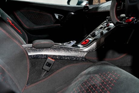 Lamborghini Huracan LP 640-4 PERFORMANTE. WARRANTY. AD PERSONAM. CARPLAY. LIFT. 23