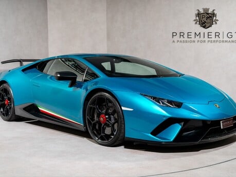 Lamborghini Huracan LP 640-4 PERFORMANTE. WARRANTY. AD PERSONAM. CARPLAY. LIFT.