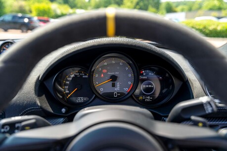 Porsche 718 SPYDER RS. WEISSACH PACKAGE. CERAMIC BRAKES. LIFT. BOSE. 13