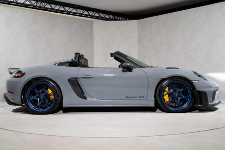 Porsche 718 SPYDER RS. WEISSACH PACKAGE. CERAMIC BRAKES. LIFT. BOSE. 7