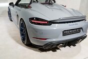 Porsche 718 SPYDER RS. WEISSACH PACKAGE. CERAMIC BRAKES. LIFT. BOSE. 41