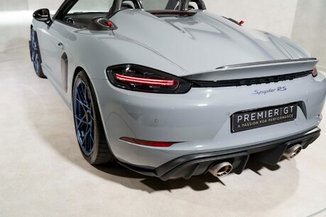 Porsche 718 SPYDER RS. WEISSACH PACKAGE. CERAMIC BRAKES. LIFT. BOSE. 41
