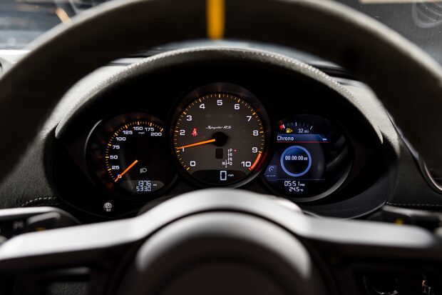 Porsche 718 SPYDER RS. WEISSACH PACKAGE. CERAMIC BRAKES. LIFT. BOSE. 5