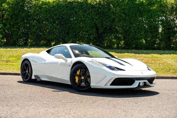 Ferrari 458 Speciale EXCELLENT SPECIFICATION. RACING LIVERY. COMPREHENSIVE HISTORY. 5