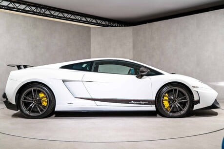 Lamborghini Gallardo SUPERLEGGERA. CARBON FIBRE INTERIOR & EXTERIOR PACK. LIFT SYSTEM. 7