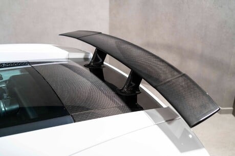 Lamborghini Gallardo SUPERLEGGERA. CARBON FIBRE INTERIOR & EXTERIOR PACK. LIFT SYSTEM. 34