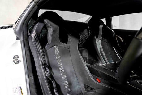 Lamborghini Gallardo SUPERLEGGERA. CARBON FIBRE INTERIOR & EXTERIOR PACK. LIFT SYSTEM. 19