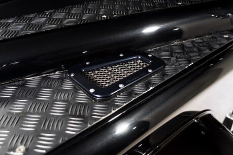 Land Rover Defender 90 BESPOKE 1 OF 1 BUILD. AUTOMOTIVE ALIVE CONVERSION. 35