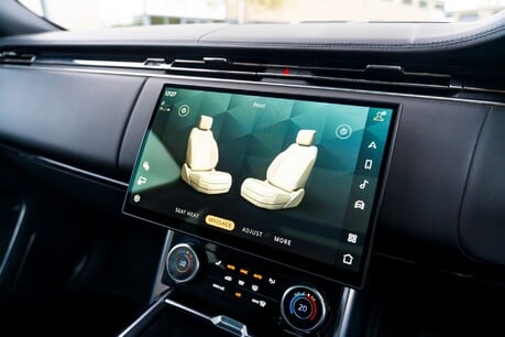 Land Rover Range Rover AUTOBIOGRAPHY P530 V8. 23" WHEELS. HEAD-UP DISPLAY. HEAT&C, MASSAGE SEATS. 8