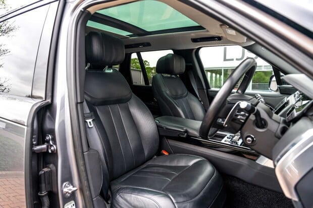 Land Rover Range Rover AUTOBIOGRAPHY P530 V8. 23" WHEELS. HEAD-UP DISPLAY. HEAT&C, MASSAGE SEATS. 3