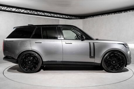 Land Rover Range Rover AUTOBIOGRAPHY P530 V8. 23" WHEELS. HEAD-UP DISPLAY. HEAT&C, MASSAGE SEATS. 7