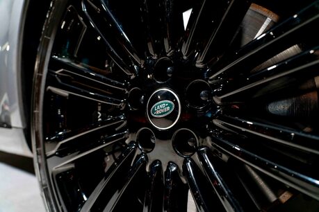 Land Rover Range Rover AUTOBIOGRAPHY P530 V8. 23" WHEELS. HEAD-UP DISPLAY. HEAT&C, MASSAGE SEATS. 10