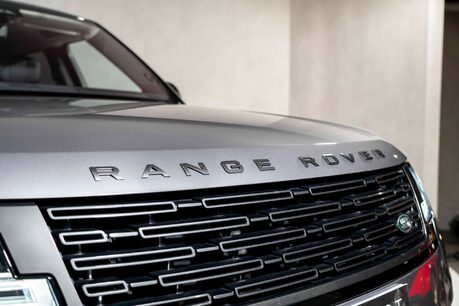 Land Rover Range Rover AUTOBIOGRAPHY P530 V8. 23" WHEELS. HEAD-UP DISPLAY. HEAT&C, MASSAGE SEATS. 36
