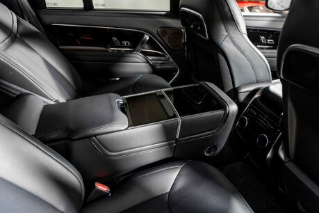 Land Rover Range Rover AUTOBIOGRAPHY P530 V8. 23" WHEELS. HEAD-UP DISPLAY. HEAT&C, MASSAGE SEATS. 19