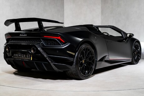 Lamborghini Huracan LP 640-4 PERFORMANTE SPYDER. COMFORT SEATS. LIFT SYSTEM. CARPLAY 4