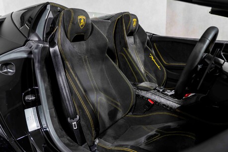 Lamborghini Huracan LP 640-4 PERFORMANTE SPYDER. COMFORT SEATS. LIFT SYSTEM. CARPLAY 14