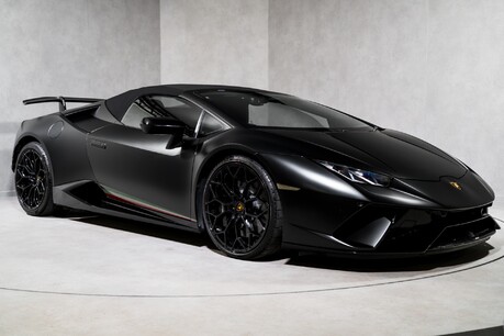 Lamborghini Huracan LP 640-4 PERFORMANTE SPYDER. COMFORT SEATS. LIFT SYSTEM. CARPLAY 9