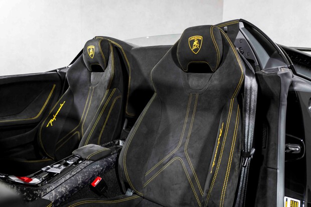 Lamborghini Huracan LP 640-4 PERFORMANTE SPYDER. COMFORT SEATS. LIFT SYSTEM. CARPLAY 2