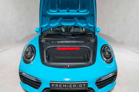 Porsche 911 TURBO S. SPORTS CHRONO. PCCB. HEATED SPORTS SEATS. BOSE. CARPLAY. 23