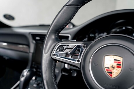 Porsche 911 TURBO S. SPORTS CHRONO. PCCB. HEATED SPORTS SEATS. BOSE. CARPLAY. 29