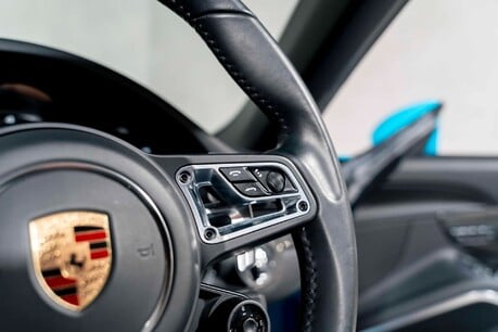Porsche 911 TURBO S. SPORTS CHRONO. PCCB. HEATED SPORTS SEATS. BOSE. CARPLAY. 30