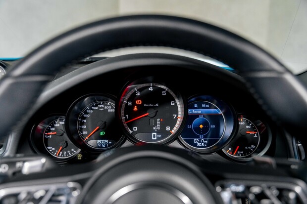 Porsche 911 TURBO S. SPORTS CHRONO. PCCB. HEATED SPORTS SEATS. BOSE. CARPLAY. 4