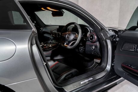 Mercedes-Benz Amg GT S EDITION 1. 1 OF 375. AERODYNAMIC PACKAGE. CARBON ROOF. 10