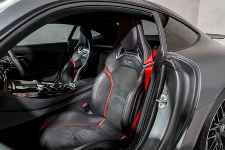 Mercedes-Benz Amg GT S EDITION 1. 1 OF 375. AERODYNAMIC PACKAGE. CARBON ROOF. 13