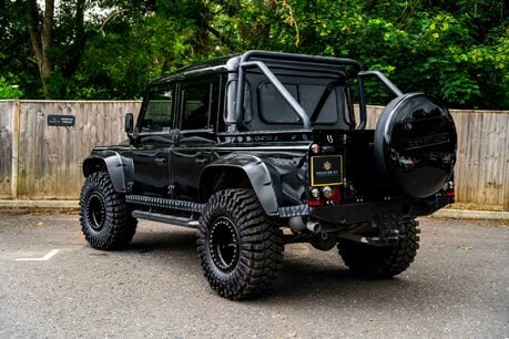 Land Rover Defender 110 UNIQUE EXAMPLE INSPIRED BY THE SPECTRE EDITION. 3