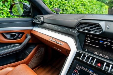 Lamborghini Urus V8. LAMBO WARRANTY UNTIL NOV. ADAS PACK. HEATED, COOLED & MASSAGE SEATS. 11