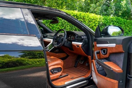 Lamborghini Urus V8. LAMBO WARRANTY UNTIL NOV. ADAS PACK. HEATED, COOLED & MASSAGE SEATS. 7