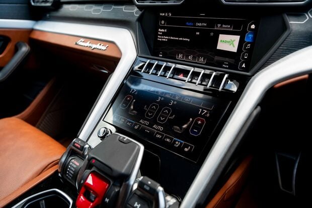 Lamborghini Urus V8. LAMBO WARRANTY UNTIL NOV. ADAS PACK. HEATED, COOLED & MASSAGE SEATS. 3