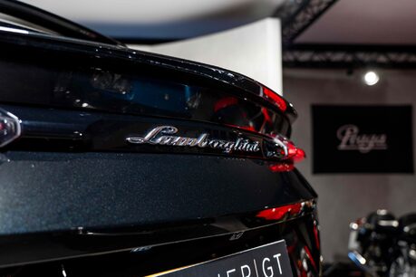 Lamborghini Urus V8. LAMBO WARRANTY UNTIL NOV. ADAS PACK. HEATED, COOLED & MASSAGE SEATS. 47