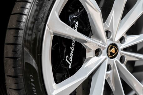 Lamborghini Urus V8. LAMBO WARRANTY UNTIL NOV. ADAS PACK. HEATED, COOLED & MASSAGE SEATS. 13