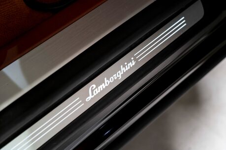 Lamborghini Urus V8. LAMBO WARRANTY UNTIL NOV. ADAS PACK. HEATED, COOLED & MASSAGE SEATS. 49
