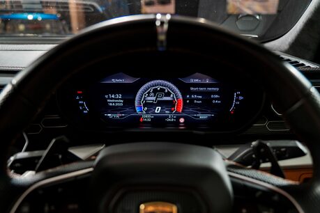 Lamborghini Urus V8. LAMBO WARRANTY UNTIL NOV. ADAS PACK. HEATED, COOLED & MASSAGE SEATS. 45