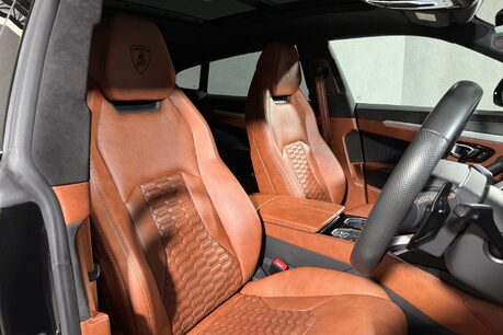 Lamborghini Urus V8. LAMBO WARRANTY UNTIL NOV. ADAS PACK. HEATED, COOLED & MASSAGE SEATS. 15