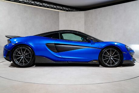 McLaren 600LT SPIDER. FULL MSH. WARRANTY. CARBON FIBRE EXT PACK. CERAMIC BRAKES. LIFT 12
