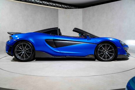 McLaren 600LT SPIDER. FULL MSH. WARRANTY. CARBON FIBRE EXT PACK. CERAMIC BRAKES. LIFT 7