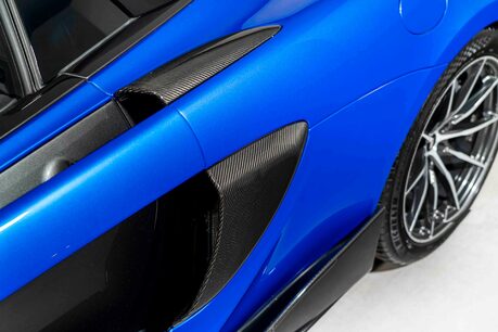 McLaren 600LT SPIDER. FULL MSH. WARRANTY. CARBON FIBRE EXT PACK. CERAMIC BRAKES. LIFT 52